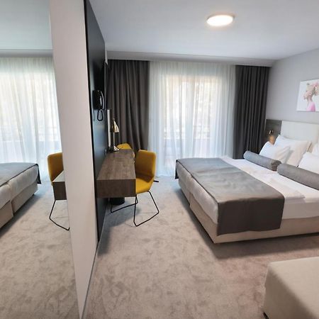 Hotel Milenij Макарська Екстер'єр фото